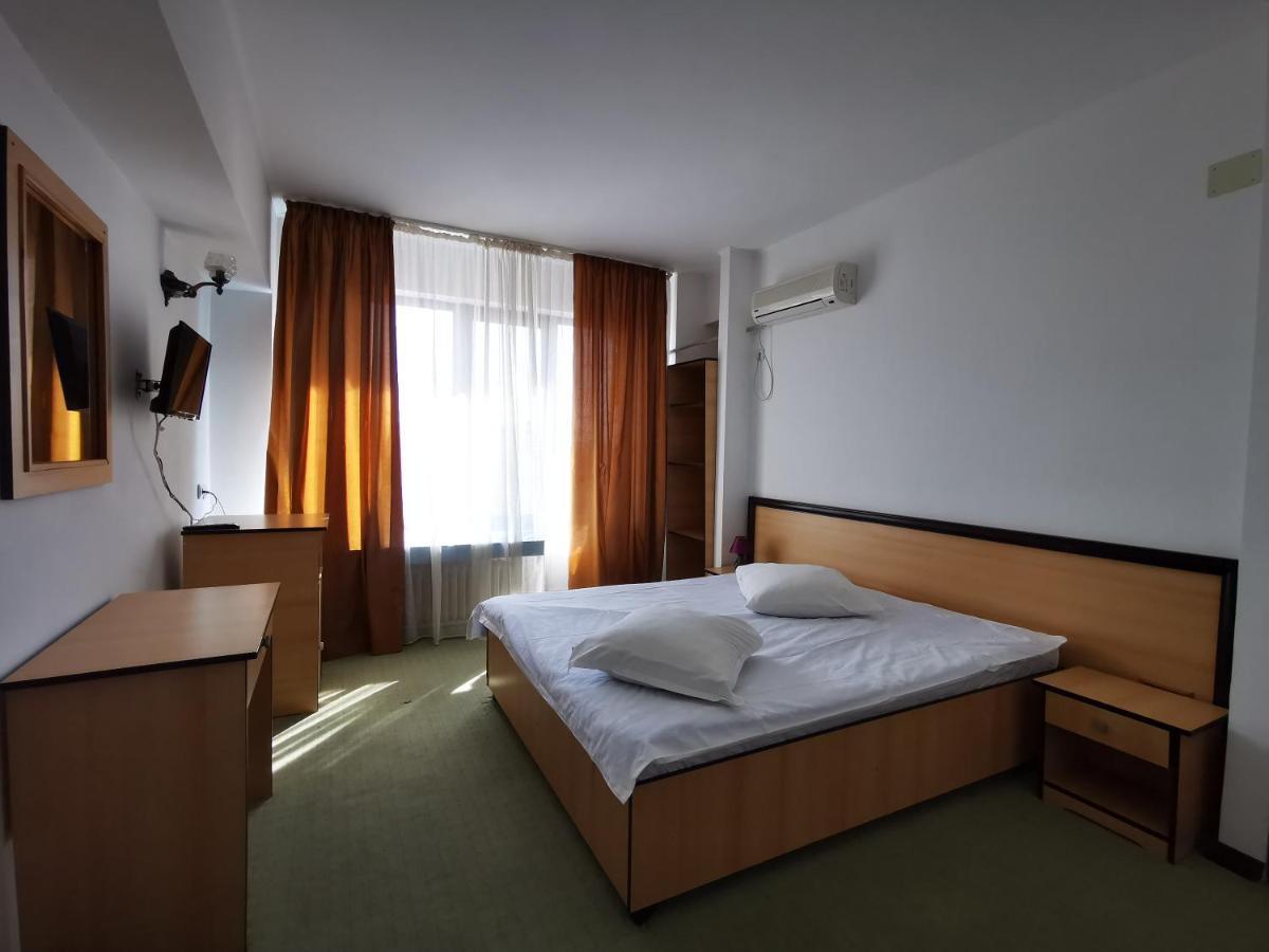 Focşani Hotel Unirea מראה חיצוני תמונה